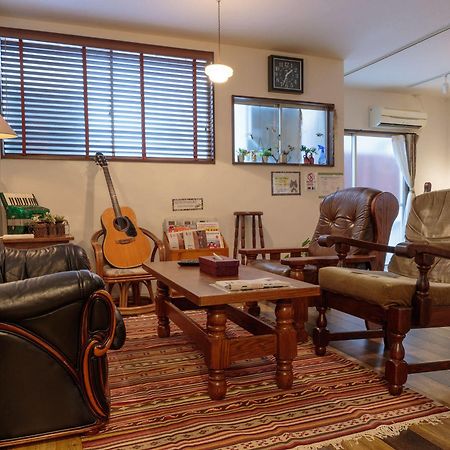 J-Hoppers Hiroshima Guesthouse Екстер'єр фото